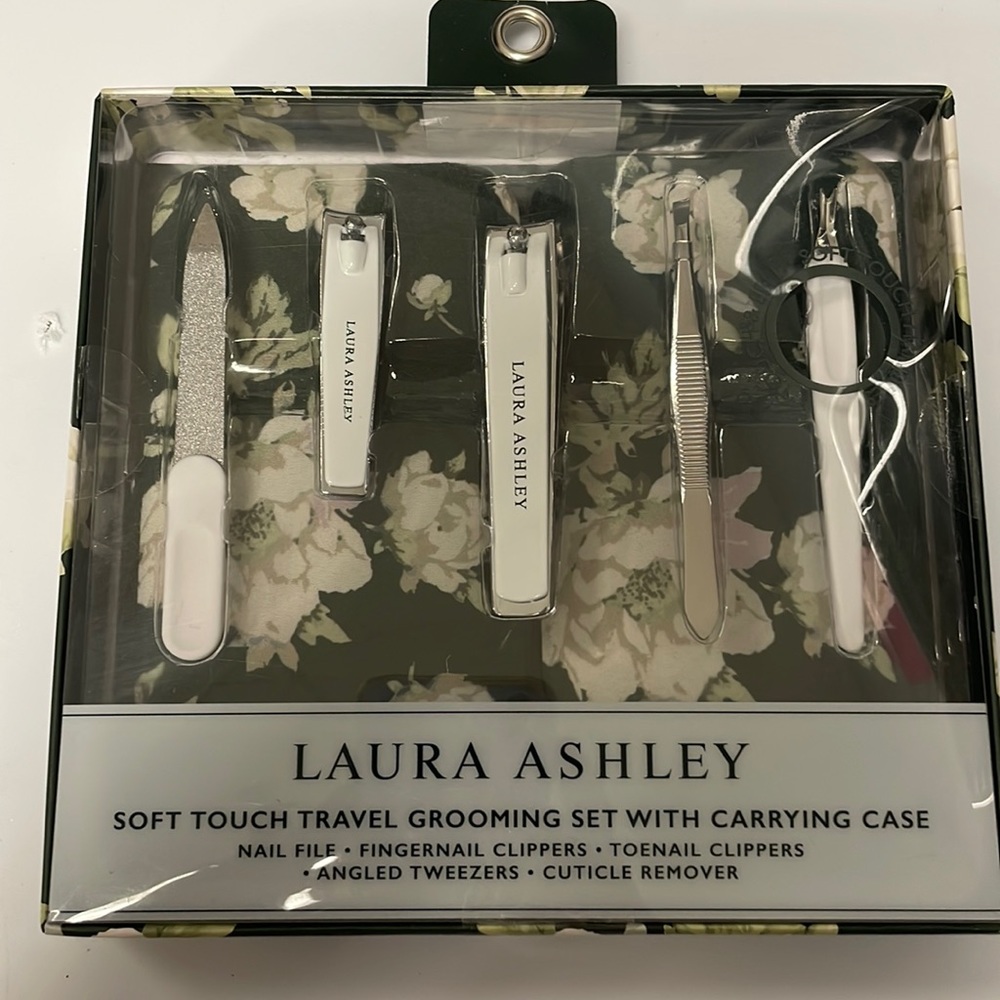 Soft touch travel grooming set